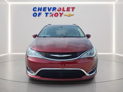 2017 Chrysler Pacifica — side profile view