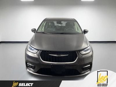2023 Chrysler Pacifica — side profile view