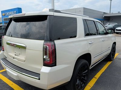 2015 GMC Yukon — detail view