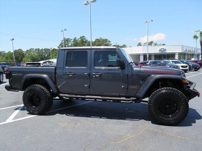 2020 Jeep Gladiator — side profile view