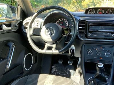 2013 Volkswagen Beetle — interior view