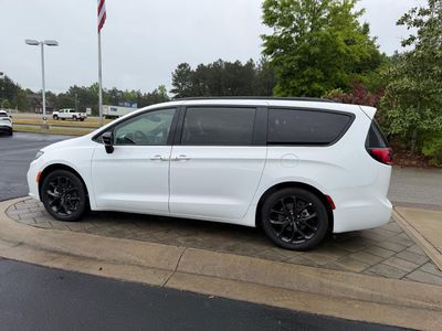 2025 Chrysler Pacifica — detail view