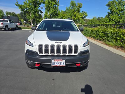 2018 Jeep Cherokee — side profile view