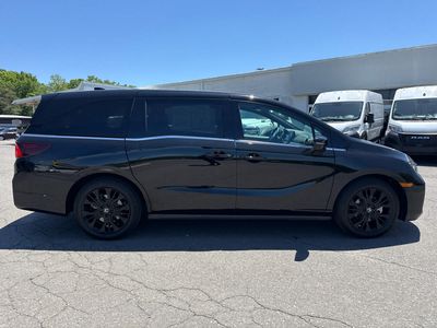 2025 Honda Odyssey — rear three-quarter view