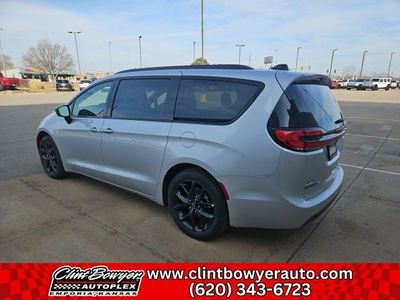 2026 Chrysler Pacifica — detail view