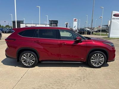 2023 Toyota Highlander — rear three-quarter view