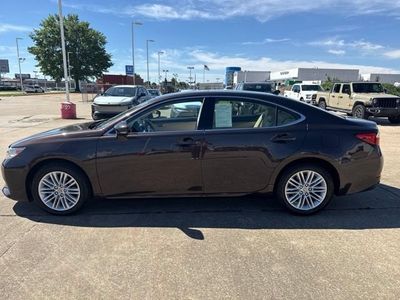 2014 Lexus ES 350 — detail view