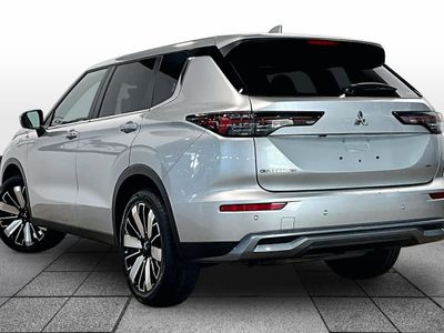 2025 Mitsubishi Outlander — side profile view