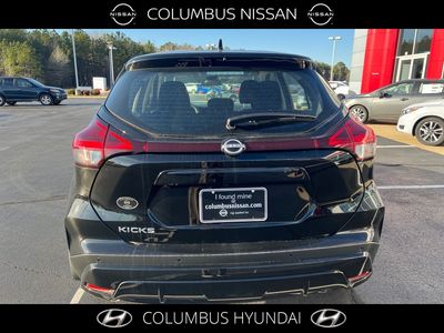 2025 Nissan Kicks Play — detail view
