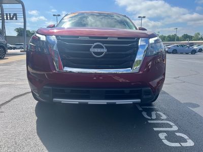 2025 Nissan Pathfinder — side profile view