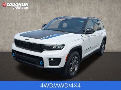 2023 Jeep Grand Cherokee — interior view