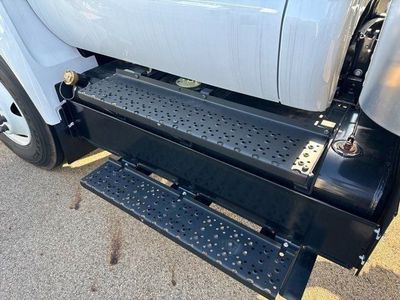 2024 Ford F-750SD — detail view