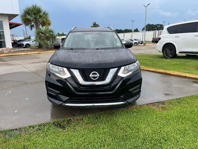 2017 Nissan Rogue — detail view