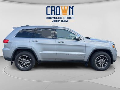 2019 Jeep Grand Cherokee — side profile view