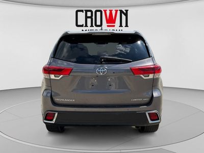 2019 Toyota Highlander — interior view