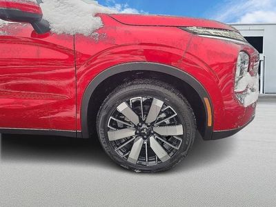 2026 Mitsubishi Outlander — side profile view