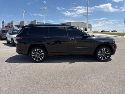 2021 Jeep Grand Cherokee L — interior view