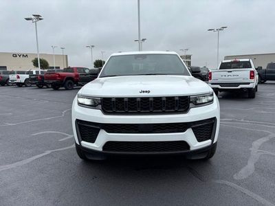 2026 Jeep Grand Cherokee — side profile view