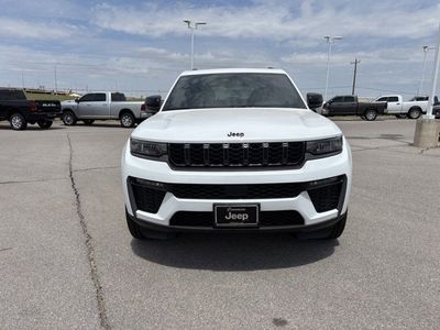 2026 Jeep Grand Cherokee — side profile view