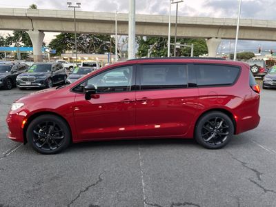 2026 Chrysler Pacifica — rear three-quarter view