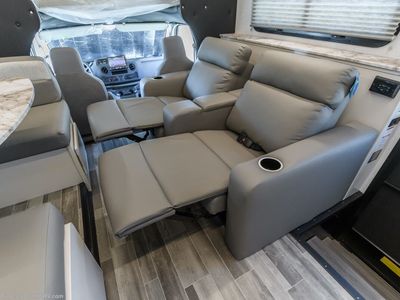 2025 Fleetwood Altitude - Photo 10
