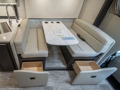 2026 Thor Motor Coach Magnitude Grand - Photo 14