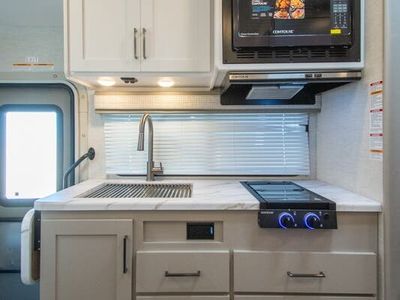 2026 Thor Motor Coach Quantum - Photo 13