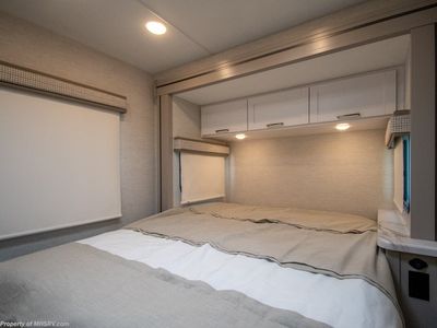 2026 Thor Motor Coach Quantum - Photo 26