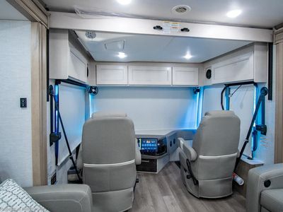2026 Thor Motor Coach Riviera - Photo 5