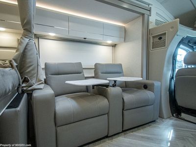 2026 Thor Motor Coach Tiburon — photo 9 view