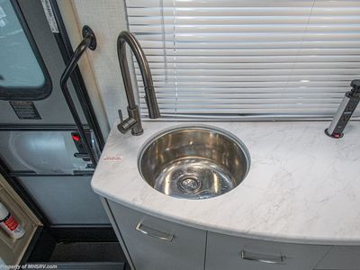2026 Thor Motor Coach Tiburon — photo 16 view