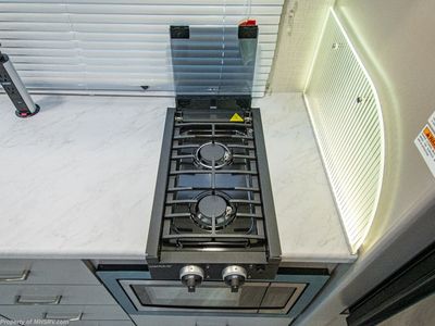 2026 Thor Motor Coach Tiburon — photo 18 view