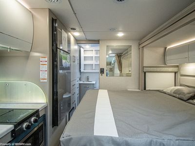 2026 Thor Motor Coach Tiburon — photo 24 view