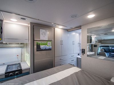 2026 Thor Motor Coach Tiburon — photo 26 view