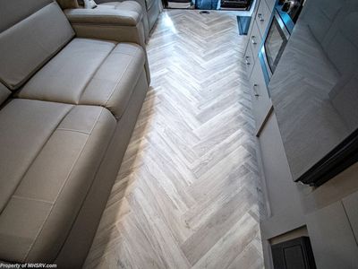 2026 Thor Motor Coach Tiburon — photo 31 view