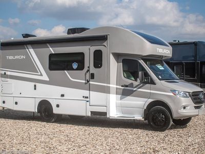 2026 Thor Motor Coach Tiburon — photo 34 view