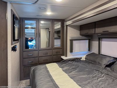 2024 Thor Motor Coach Quantum - Photo 19