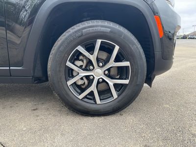 2023 Jeep Grand Cherokee - Photo 16