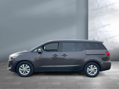 2016 Kia Sedona - Photo 3