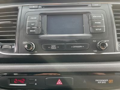 2016 Kia Sedona - Photo 11