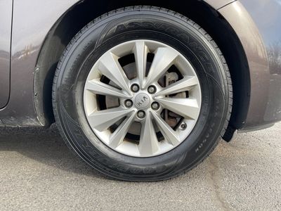2016 Kia Sedona - Photo 16