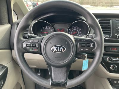 2016 Kia Sedona - Photo 19
