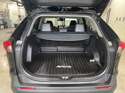2021 Toyota RAV4 - Photo 17