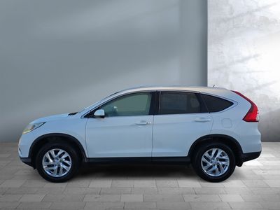 2015 Honda CR-V — rear three-quarter view
