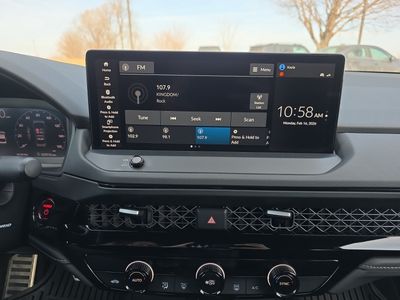 2023 Honda Accord Hybrid — photo 11 view