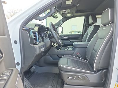 2025 GMC Sierra 2500HD — photo 17 view