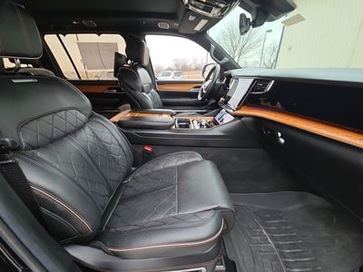 2022 Jeep Grand Wagoneer - Photo 15