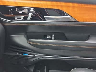 2022 Jeep Grand Wagoneer - Photo 21