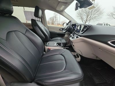 2024 Chrysler Pacifica — photo 15 view
