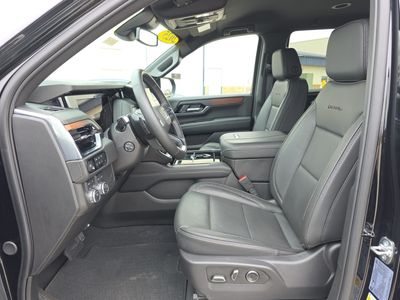 2025 GMC Yukon — photo 9 view